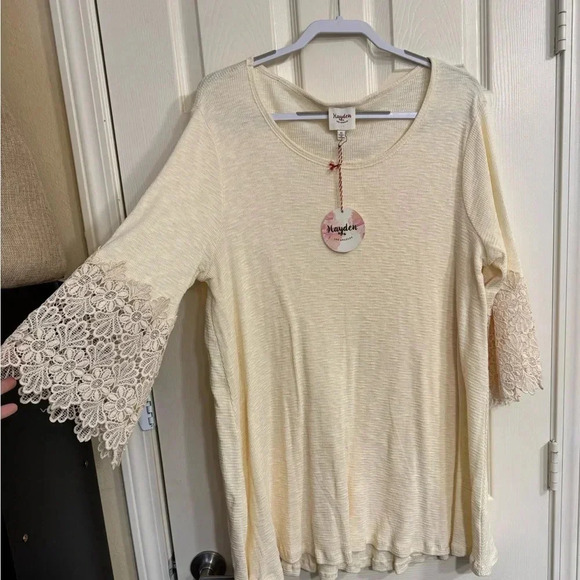 Tunic - Picture 1 of 3